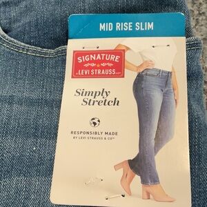 Levi’s Signature mid rise slim jeans Simply Stretch. New!